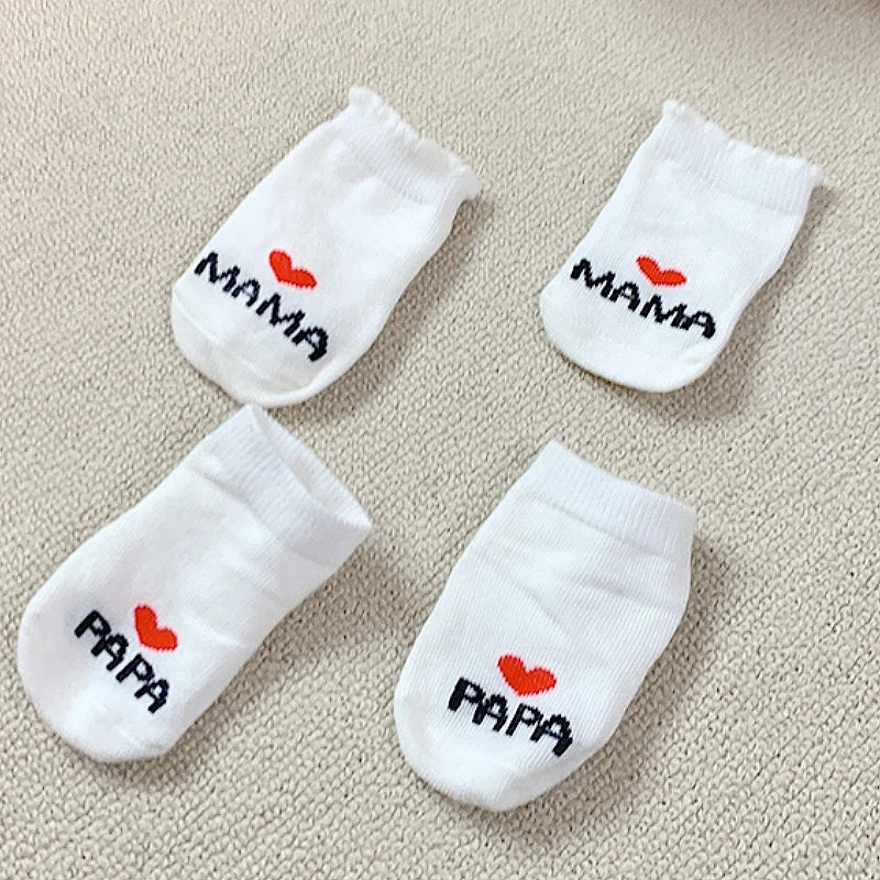 Chaussettes nouveau-né en coton – Pack 2 paires “J’aime Maman / Papa”